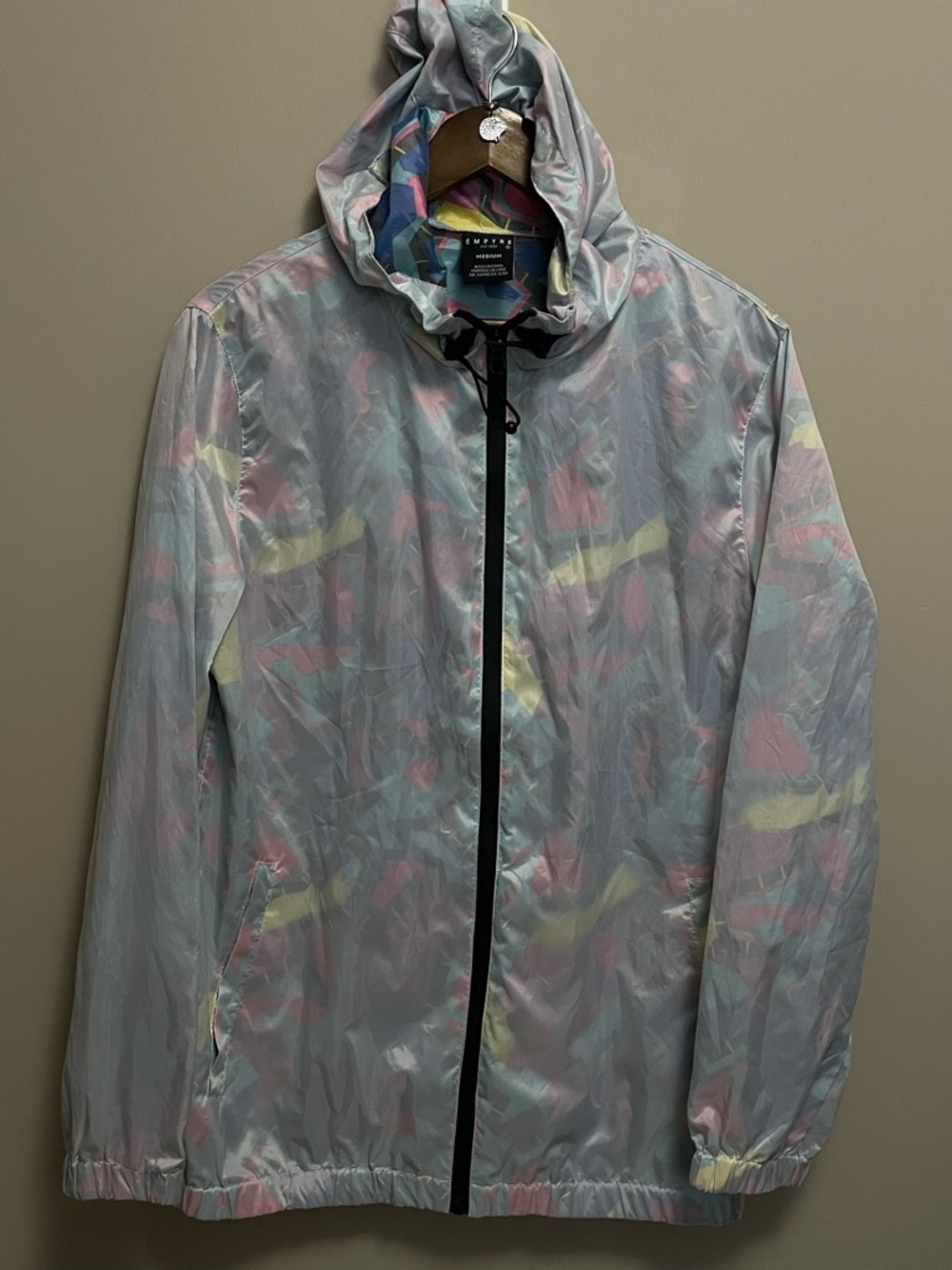 Empyre Hooded Windbreaker in Retro 80s Geometric Print Men’s Medium